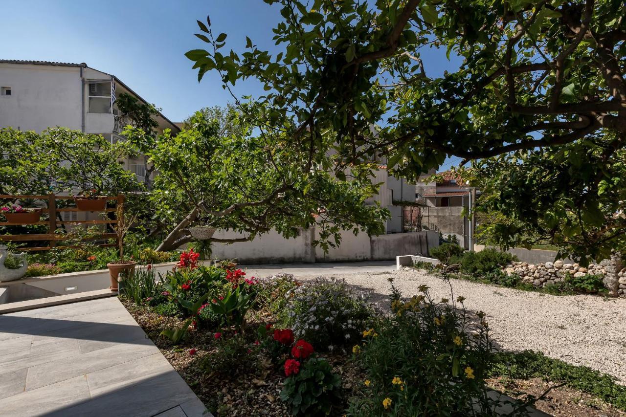 Kuca Za Odmor Lemon Tree Makarska Apartment ภายนอก รูปภาพ